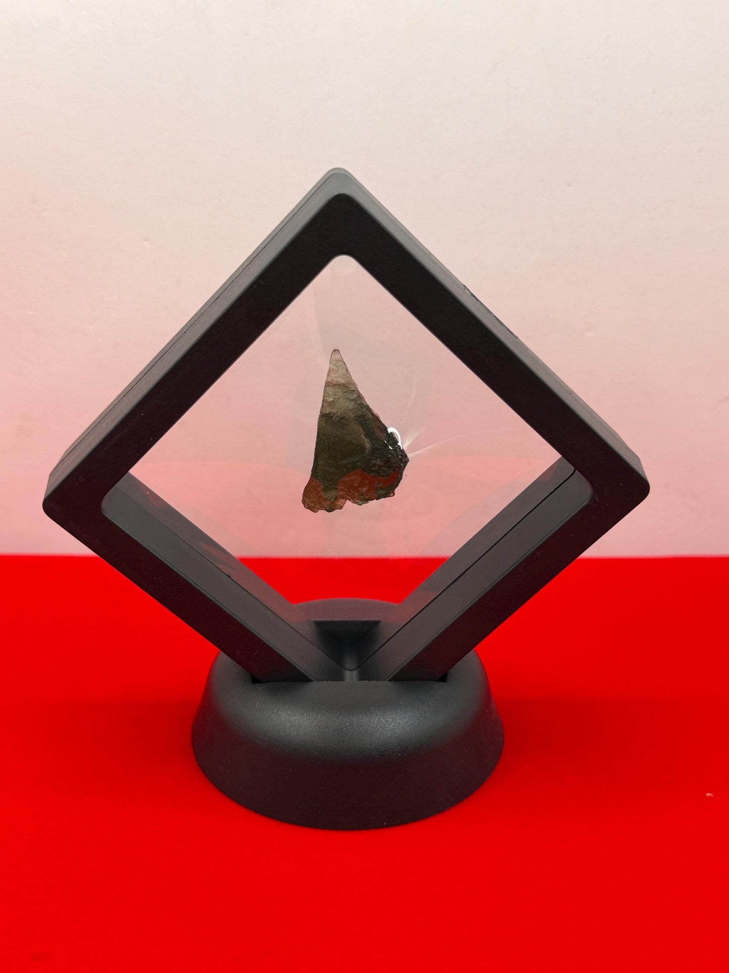 Authentic Moldavite Tektite Specimen: 4.86g/24.3ct