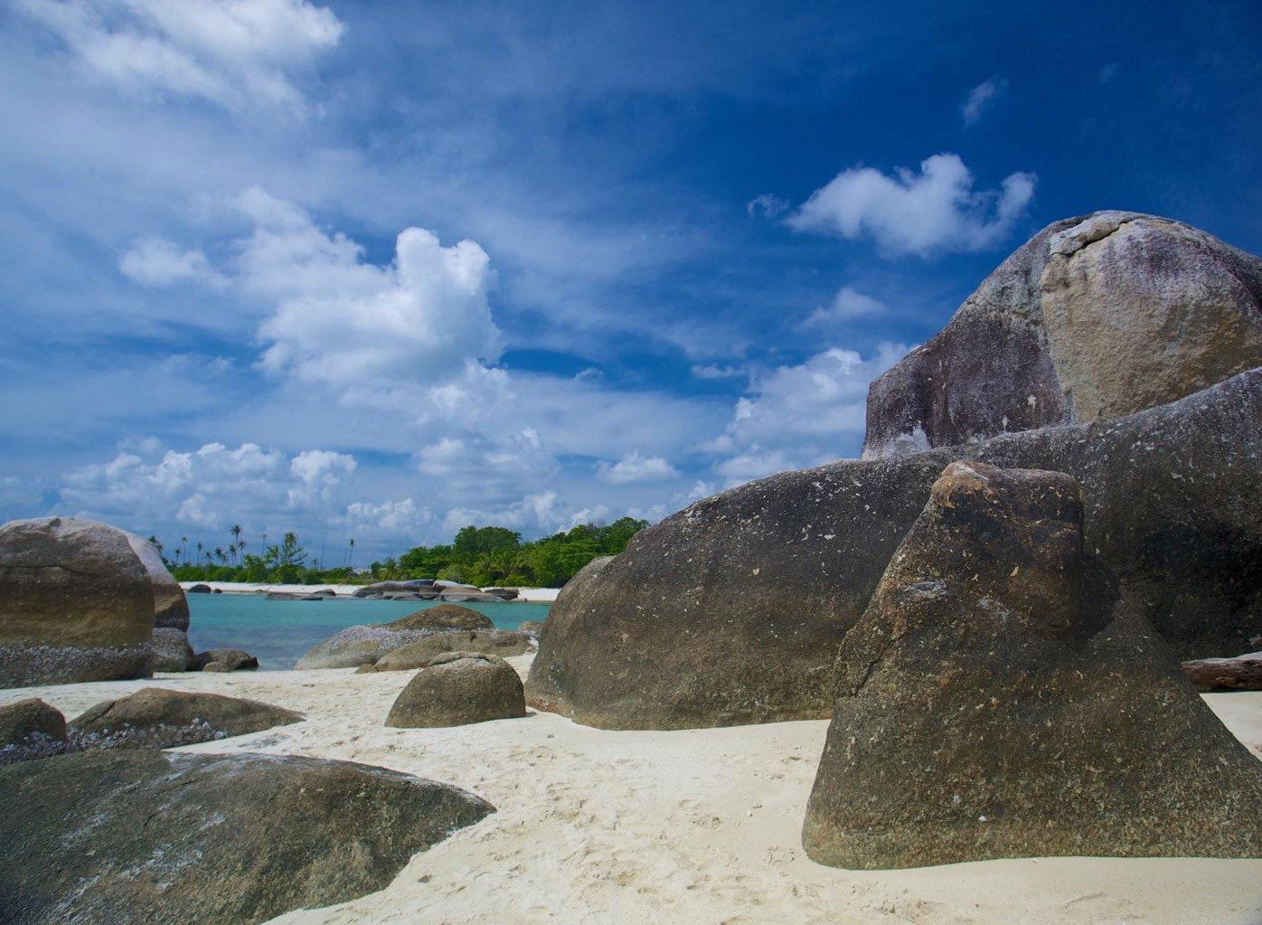 Billitonite Tektite, Reiki, Batu Satam, Rare Tektite, Healing, Space Gift, Astronomy Gift, Meteorite and Tektite Collection, 7.02 grams