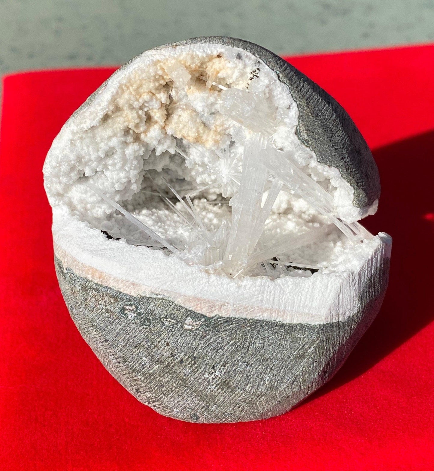 Beautiful AAA-Grade Scolecite Geode Cathedral, Peace, Scolecite, Third Eye, Dreamwork, Lucid Dreams, Rock Collection, 222 grams