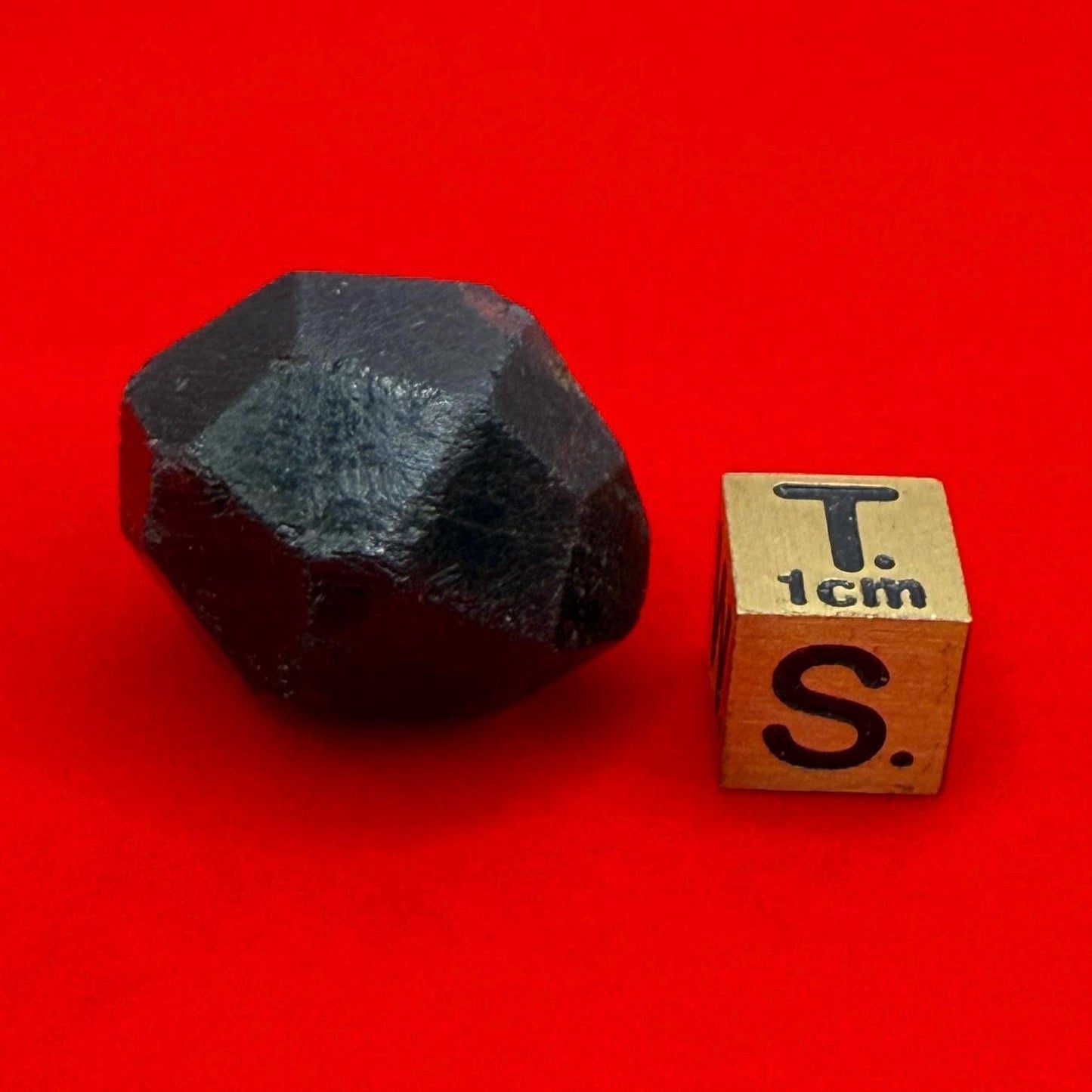 Almandine Garnet, Garnet, Morocco, Natural Garnet, Authentic, Manifestation, Protection, Rock Collection, Dodecahedron, 17.92 grams