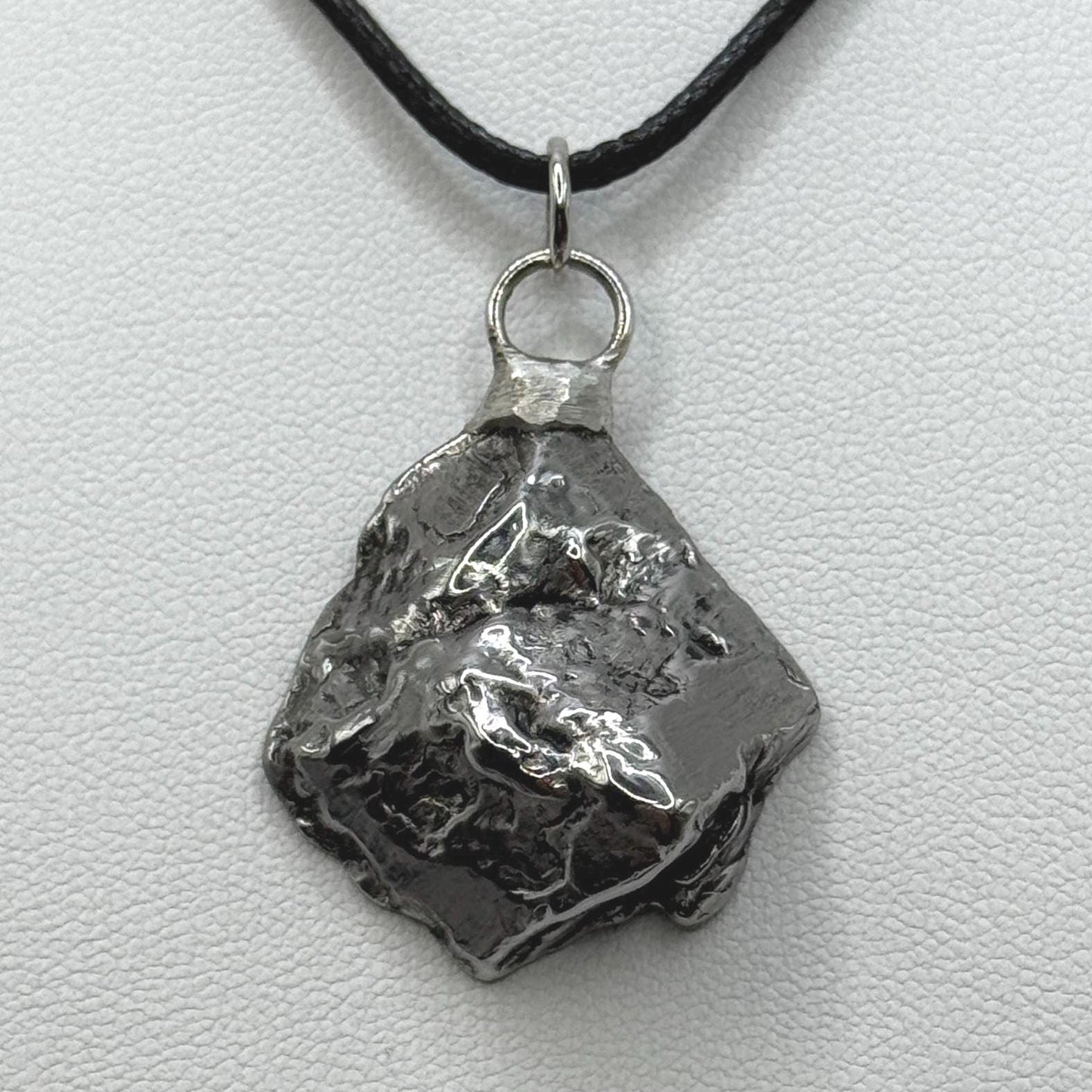 Beautiful Aletai Meteorite Pendant, 17.04 grams, Widmanstätten pattern, Astronomy Gift, Authentic Meteorite, Meteorite Jewelry, COA, Space
