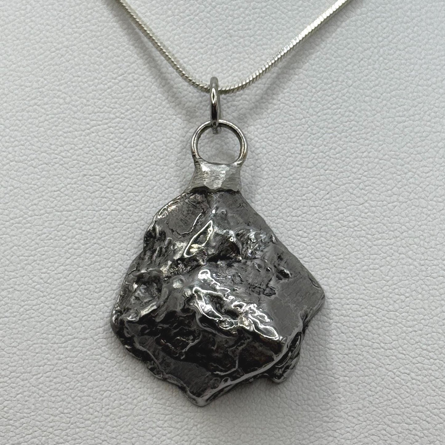 Beautiful Aletai Meteorite Pendant, 17.04 grams, Widmanstätten pattern, Astronomy Gift, Authentic Meteorite, Meteorite Jewelry, COA, Space