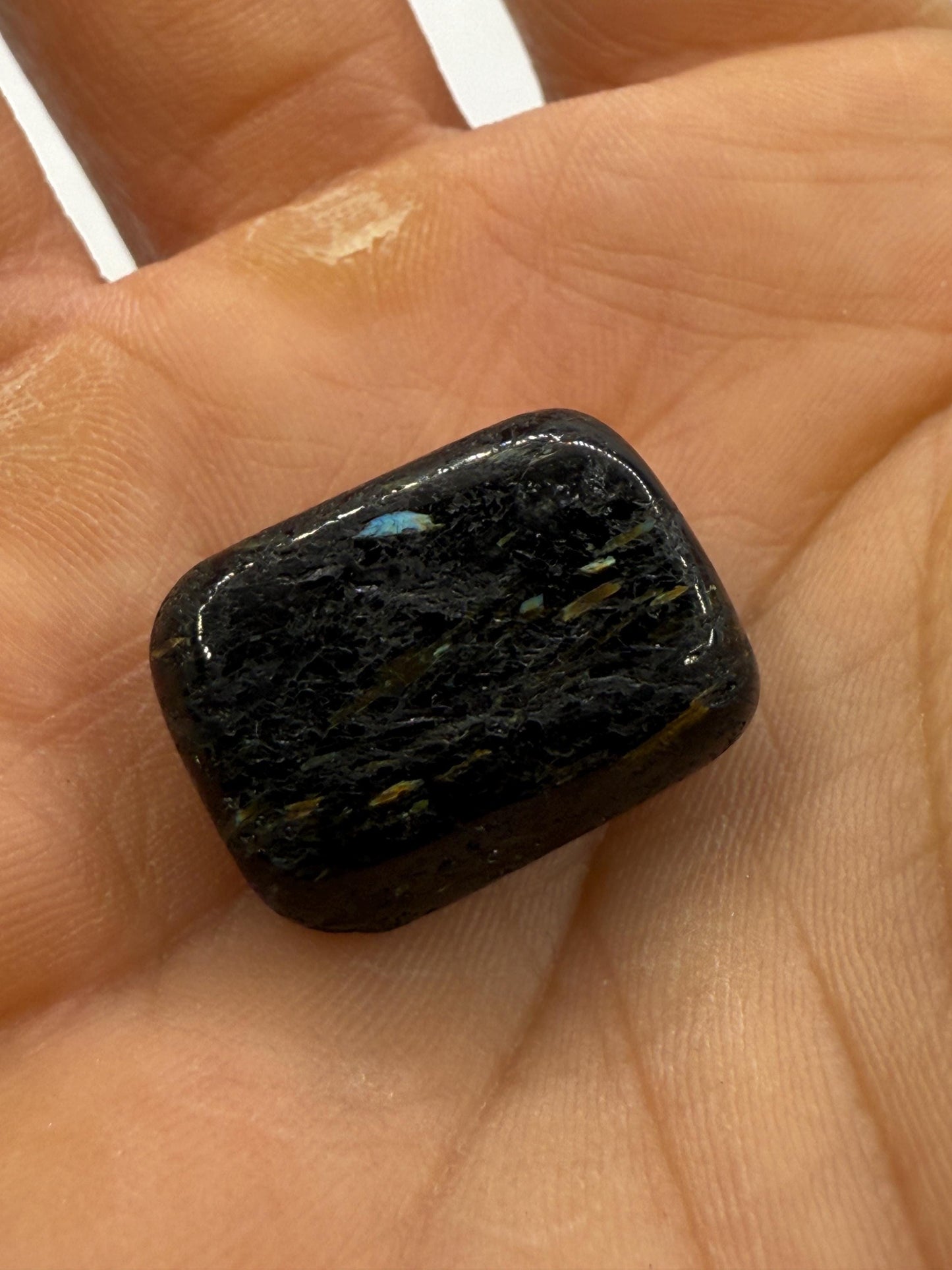 Nuummite Stone, Natural Nuummite, Greenland, Reiki, Rock Collection, Manifesting, Grounding, Energy Work, Reiki Creativity, 6,74 grams
