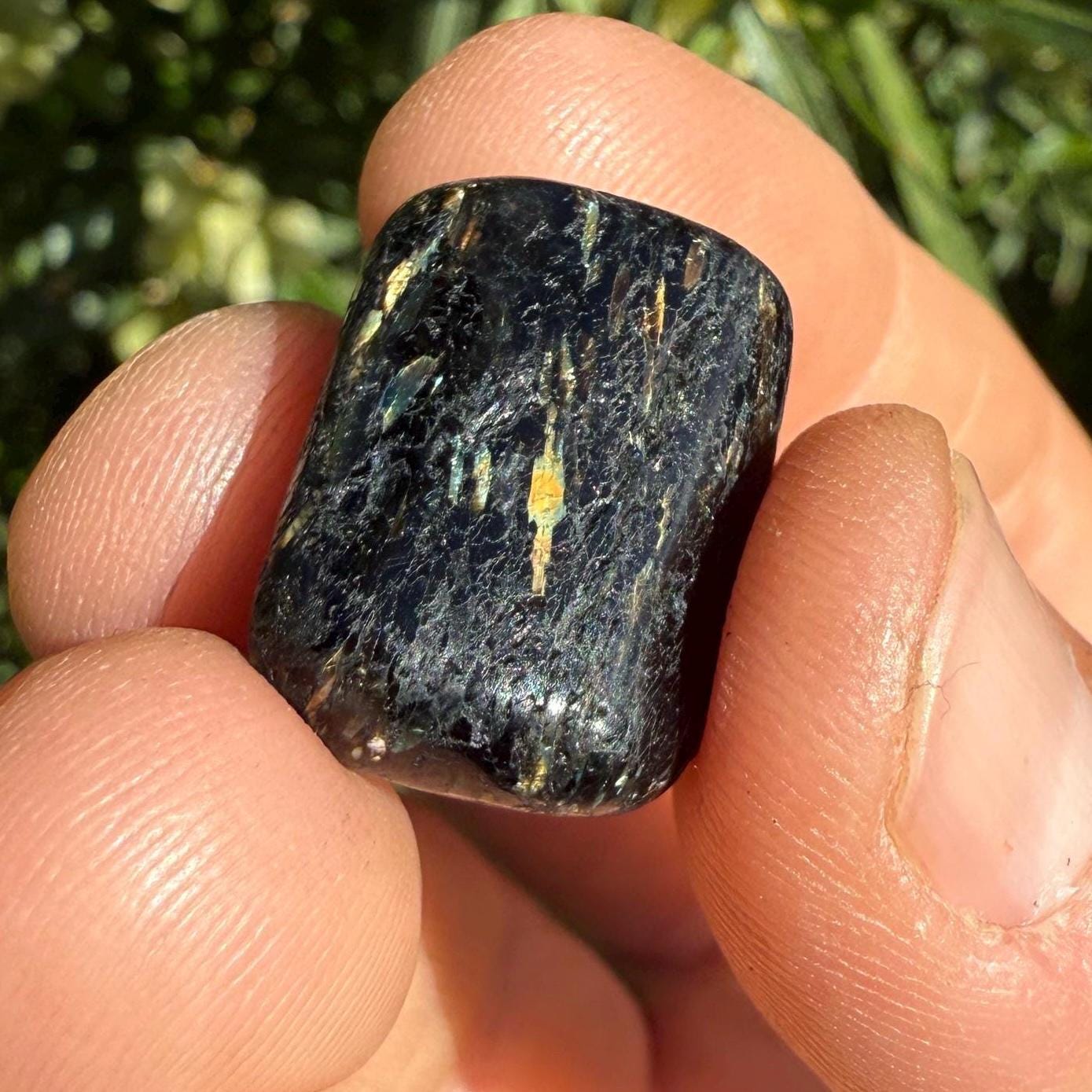 Nuummite Stone, Natural Nuummite, Greenland, Reiki, Rock Collection, Manifesting, Grounding, Energy Work, Reiki Creativity, 6,74 grams