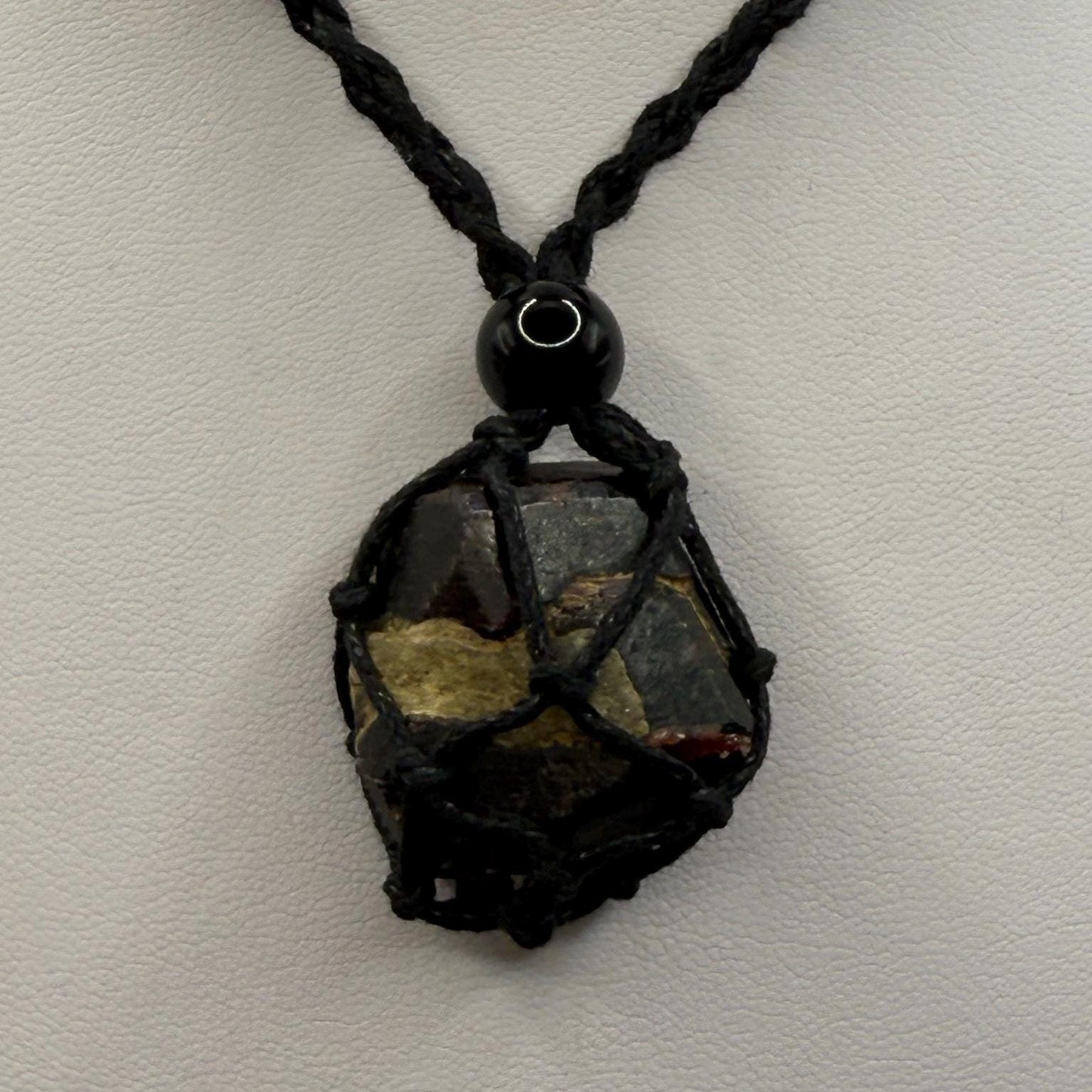 Almandine Garnet, Garnet, Morocco, Natural Garnet, Authentic, Manifestation, Protection, Rock Collection, Dodecahedron, 21.35 grams