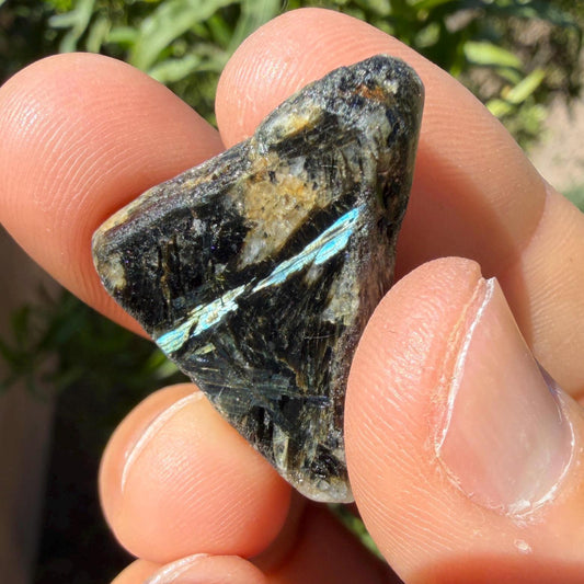 Rare Nuummite Crystal Finland, Genuine Sorcerer’s Stone, Iridescent Stone, 8.12g