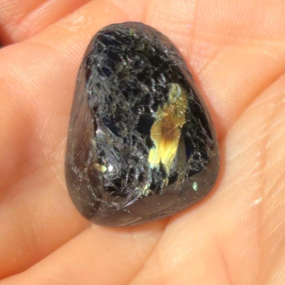 Greenland Nuummite Stone: Reiki Healing Stone, Protection Talisman, 6.91 grams