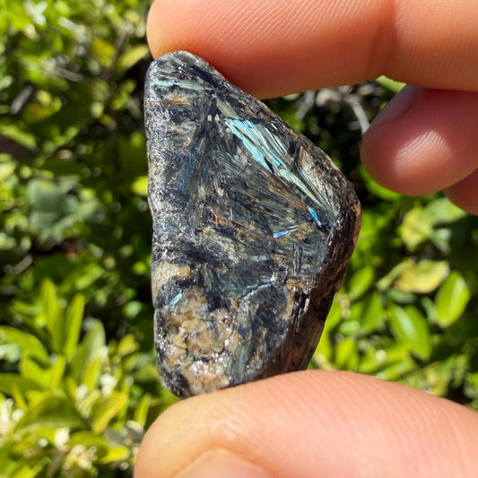 Rare Nuummite Crystal Finland, Genuine Sorcerer’s Stone, Iridescent Stone, 13.12g
