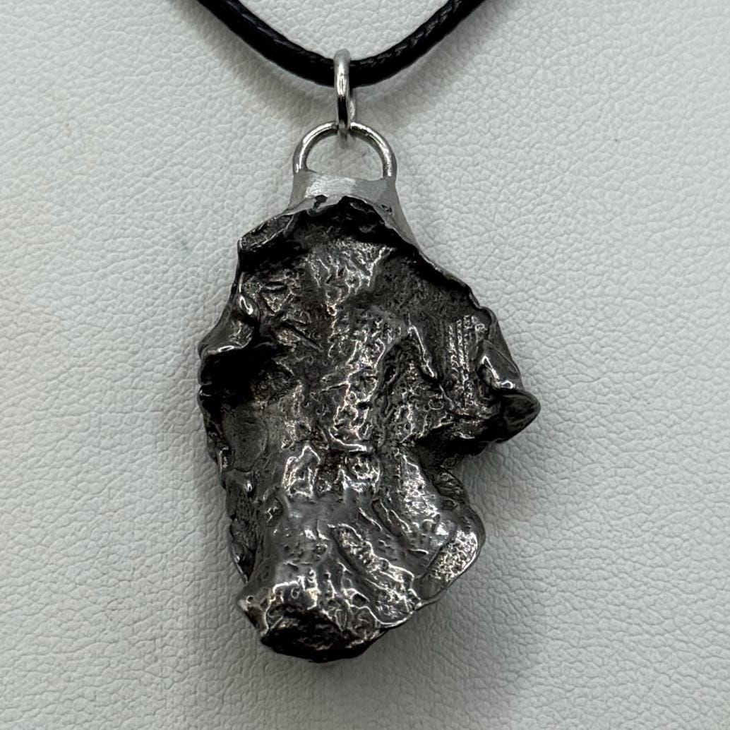 Gebel Kamil Iron Meteorite Pendant, 17.31 grams, Egypt, Authentic Meteorite