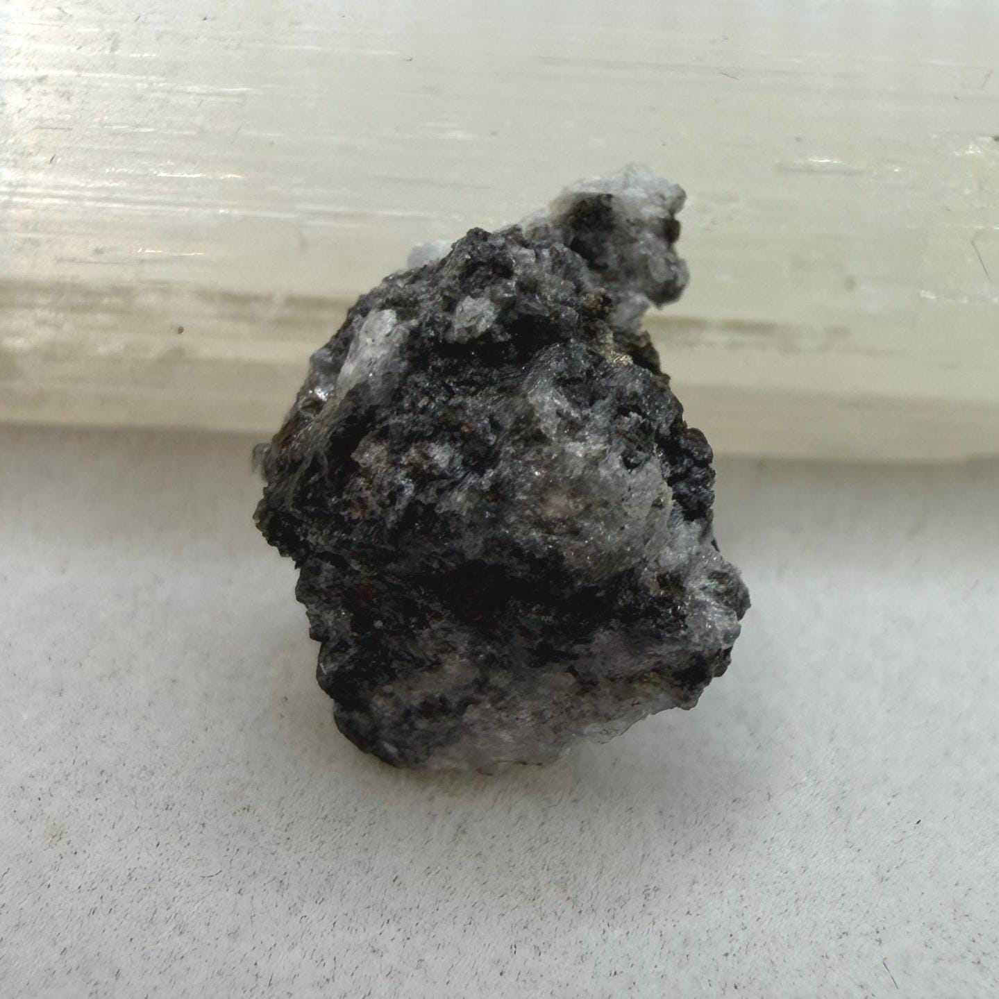Ksar Ghilane 022 Meteorite, KG 022, Ungrouped Achondrite, Possibly Mercurian, 0.92g
