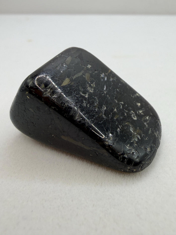 Fiery Nuummite Stone: Sorcerer's Stone from Greenland, Energy Work, Golden Flashes, 16.70 grams
