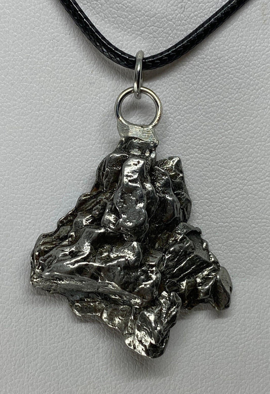 Meteorite Campo del Cielo Pendant 18.61 grams, Beautiful and unique meteorite formation, a gift from the cosmos