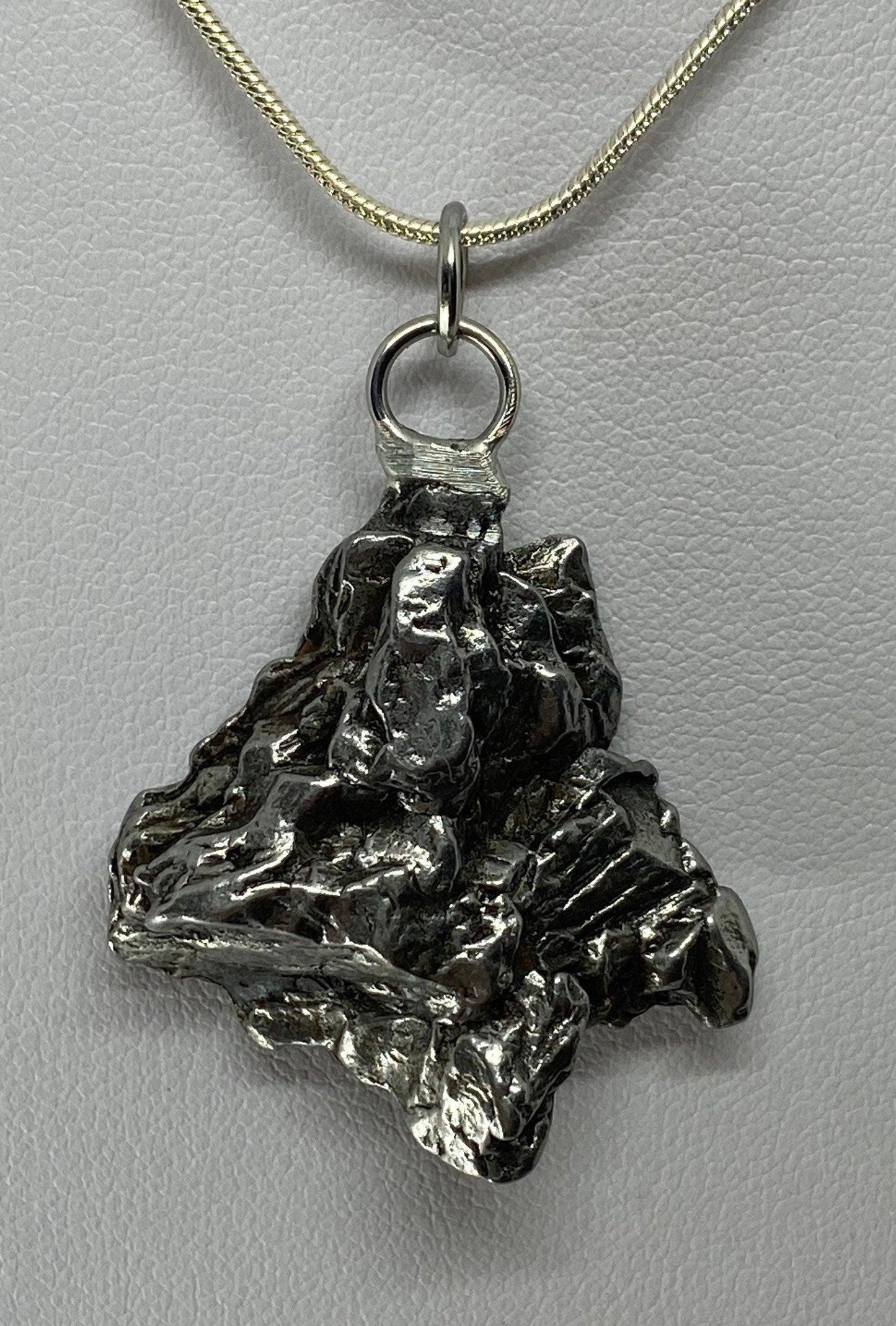 Meteorite Campo del Cielo Pendant 18.61 grams, Beautiful and unique meteorite formation, a gift from the cosmos