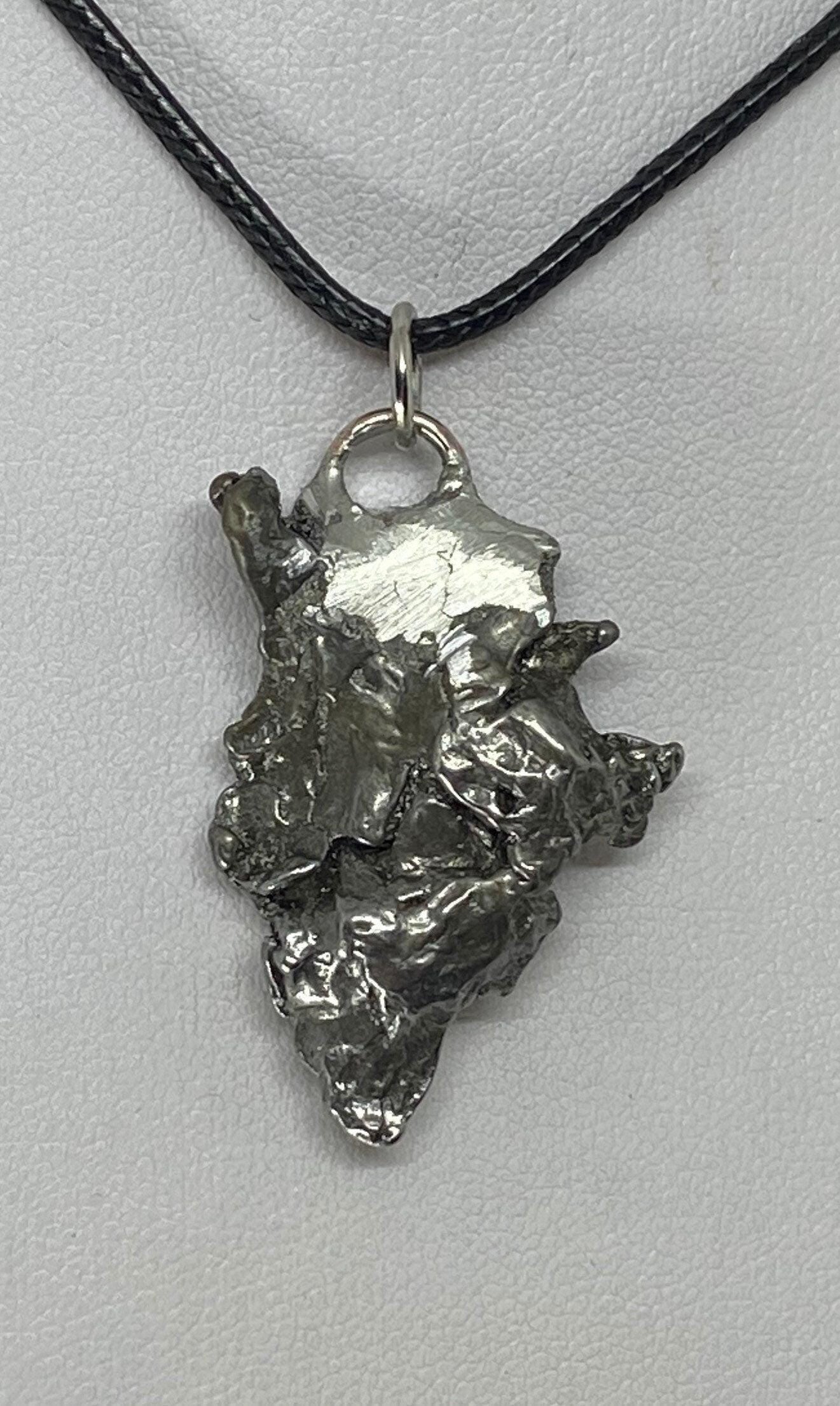 Beautiful Meteorite Campo del Cielo Pendant 14.58 grams, Beautiful and unique meteorite formation, a gift from the cosmos