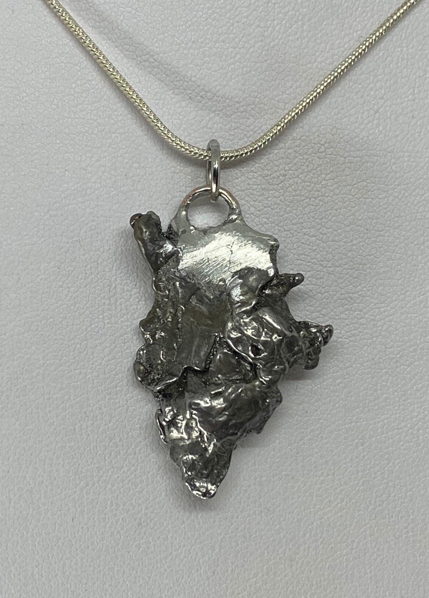 Beautiful Meteorite Campo del Cielo Pendant 14.58 grams, Beautiful and unique meteorite formation, a gift from the cosmos