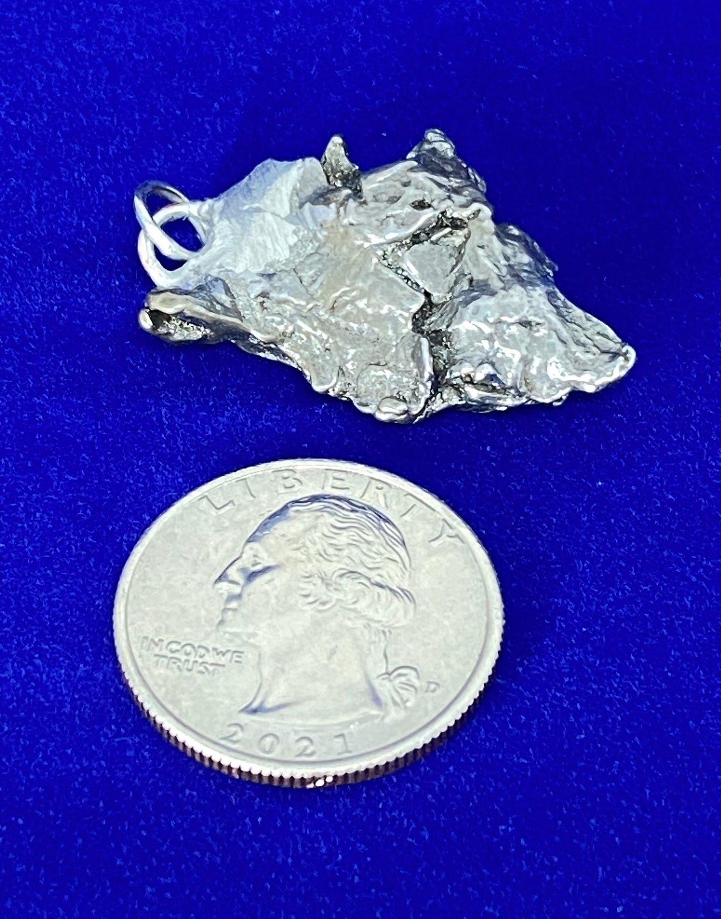 Beautiful Meteorite Campo del Cielo Pendant 14.58 grams, Beautiful and unique meteorite formation, a gift from the cosmos