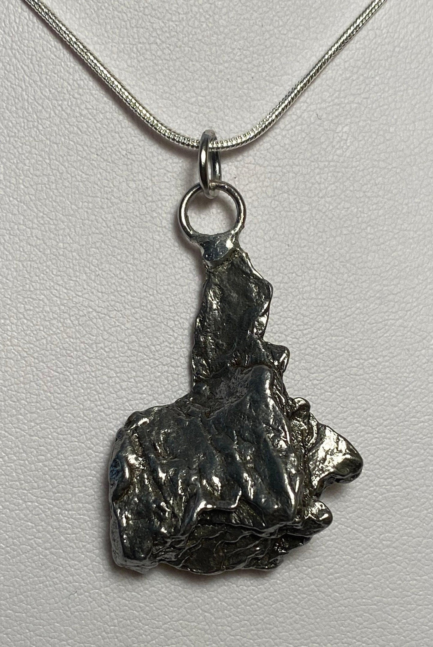 Meteorite Campo del Cielo Pendant 17.03 grams, Beautiful formation, a unique gift from the cosmos