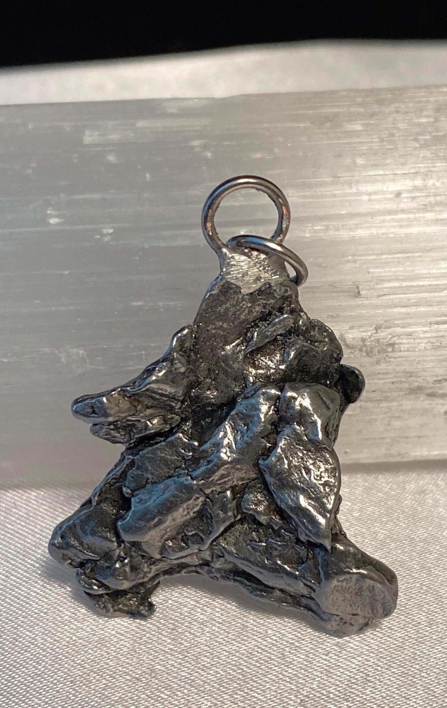 Meteorite Campo del Cielo Pendant 13.80 grams, a beautiful and unique shape, a gift from the cosmos