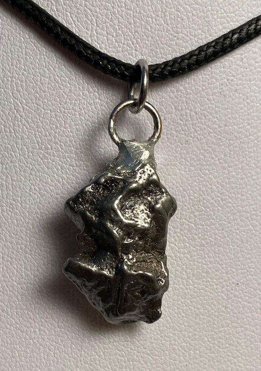 Meteorite Campo del Cielo Pendant 11.54 grams, a beautiful shape, a gift from the cosmos