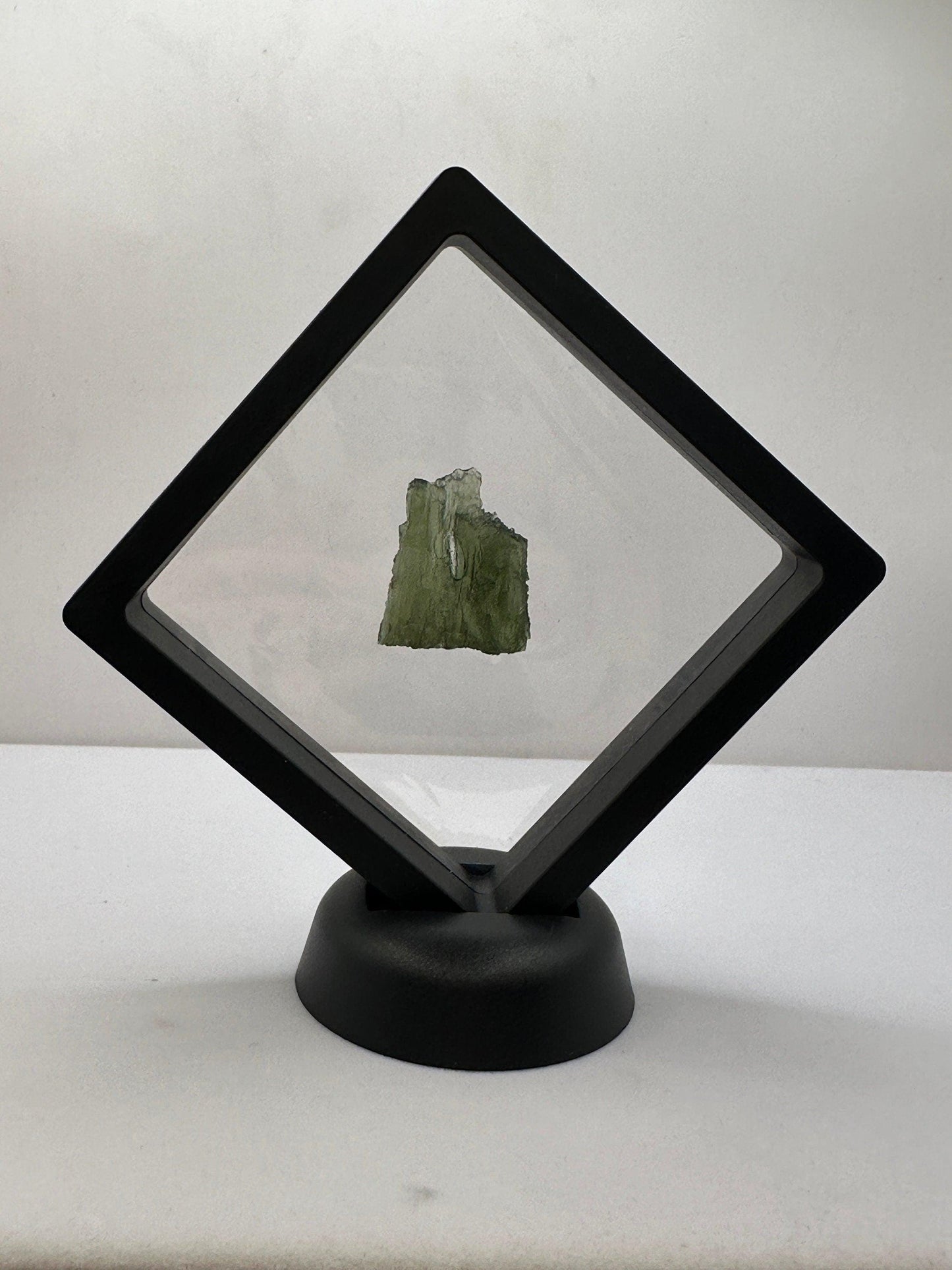 Moldavite Tektite Specimen, High Quality, Transformation, Manifestation, Reiki, Authentic Moldavite Specimen, 5.05 grams|25.25 carats