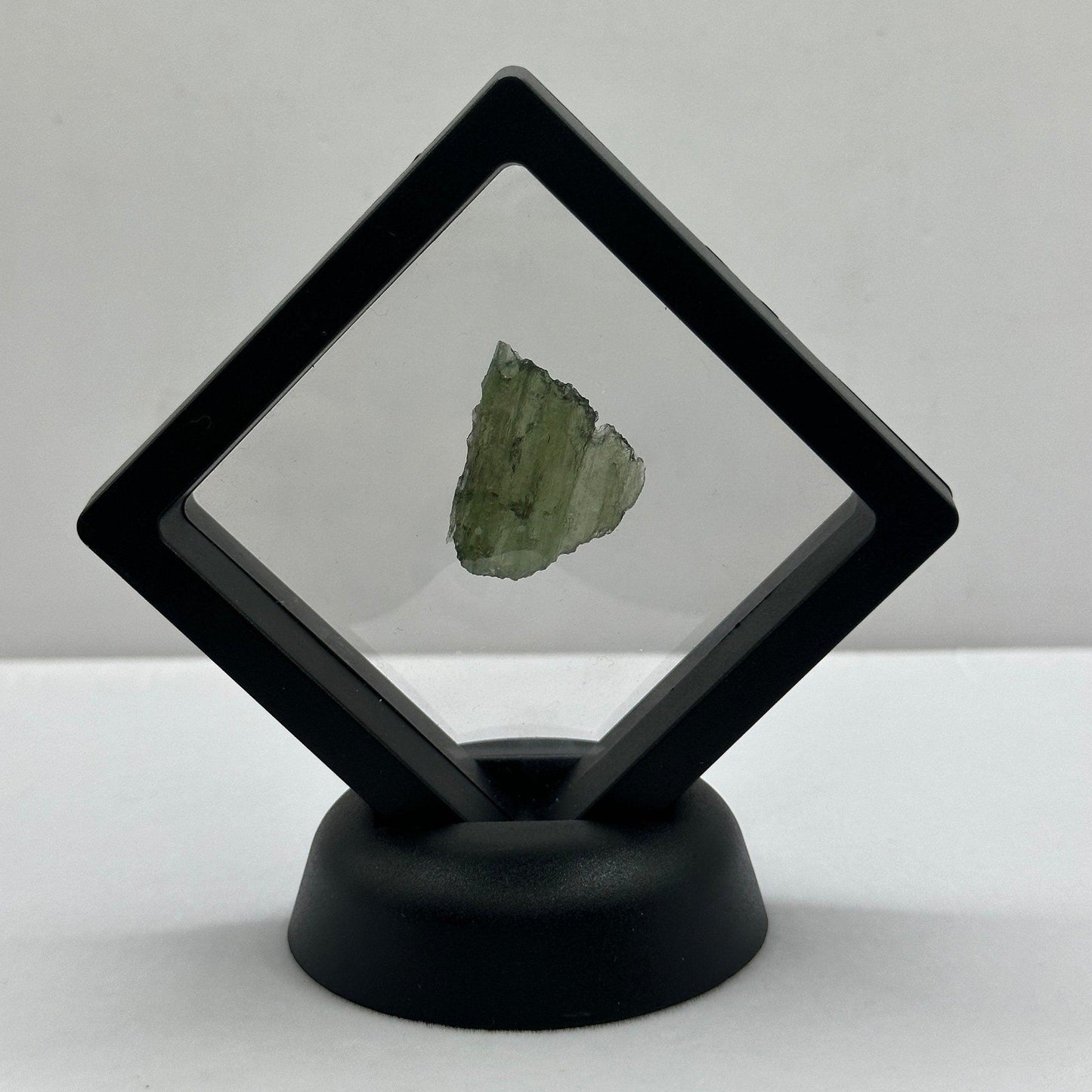 Moldavite Tektite Specimen, High Quality, Transformation, Manifestation, Reiki, Authentic Moldavite Specimen, 3.17 grams|15.85 carats.