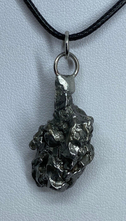 Meteorite Campo del Cielo Pendant 13.94 grams, Beautiful and unique meteorite formation, a gift from the cosmos