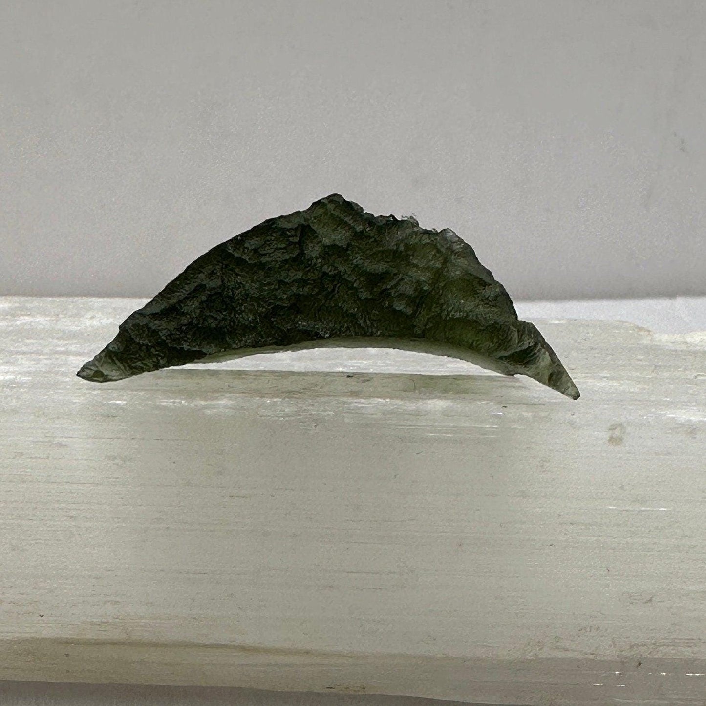 Moldavite Tektite Specimen, High Quality, Transformation, Manifestation, Reiki, Authentic Moldavite Specimen, 3.74 grams|18.7 carats.