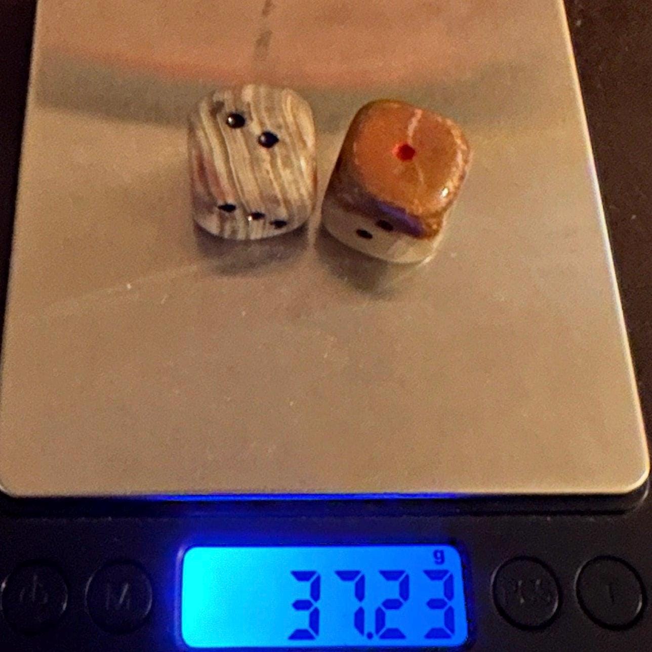 Green Onyx Dice Set: Handcrafted Mineral Dice for Gaming