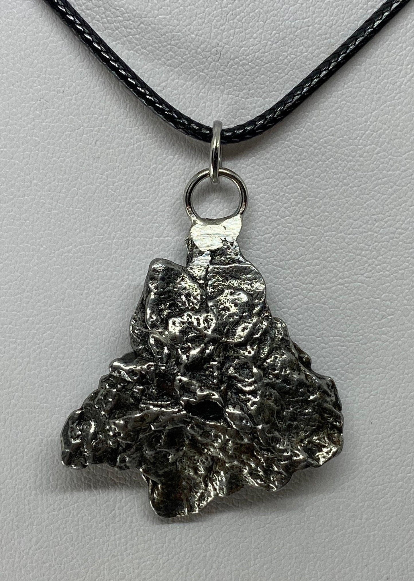 Meteorite Campo del Cielo Pendant 18.61 grams, Beautiful and unique meteorite formation, a gift from the cosmos