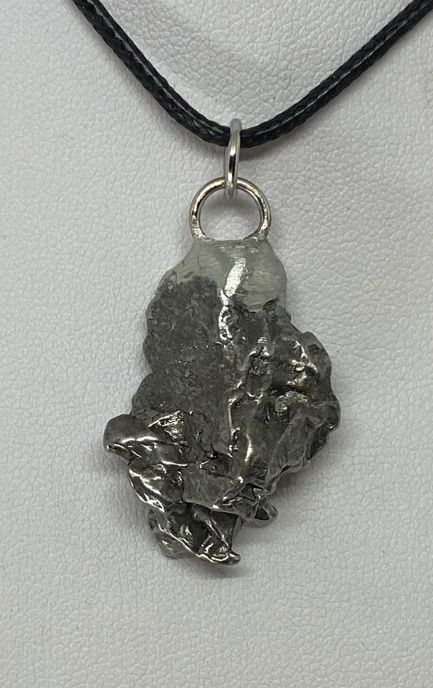 Beautiful Meteorite Campo del Cielo Pendant 16.72 grams, Beautiful and unique meteorite formation, a gift from the cosmos