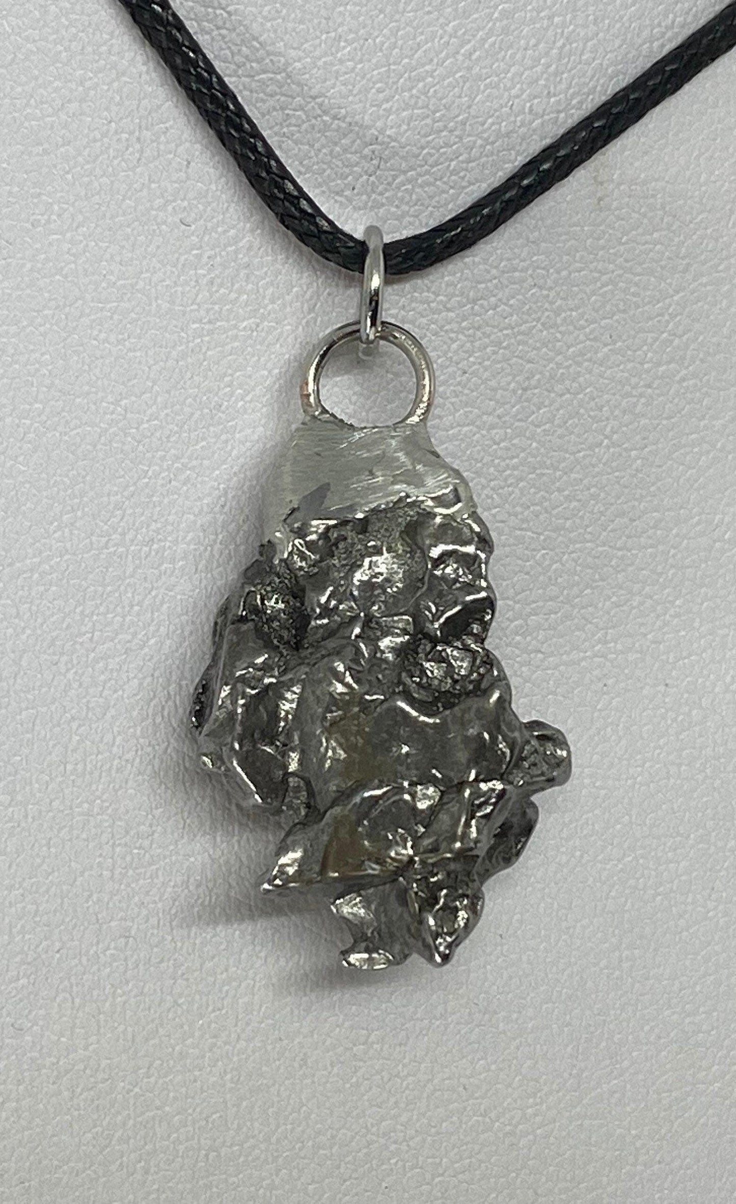 Beautiful Meteorite Campo del Cielo Pendant 16.72 grams, Beautiful and unique meteorite formation, a gift from the cosmos