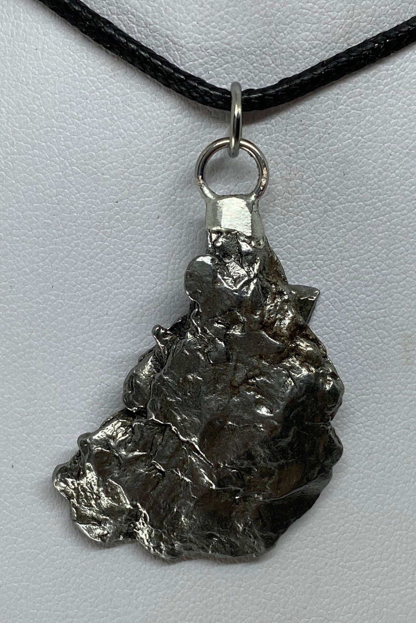 Meteorite Campo del Cielo Pendant 17.00 grams, Beautiful and unique meteorite formation, a gift from the cosmos