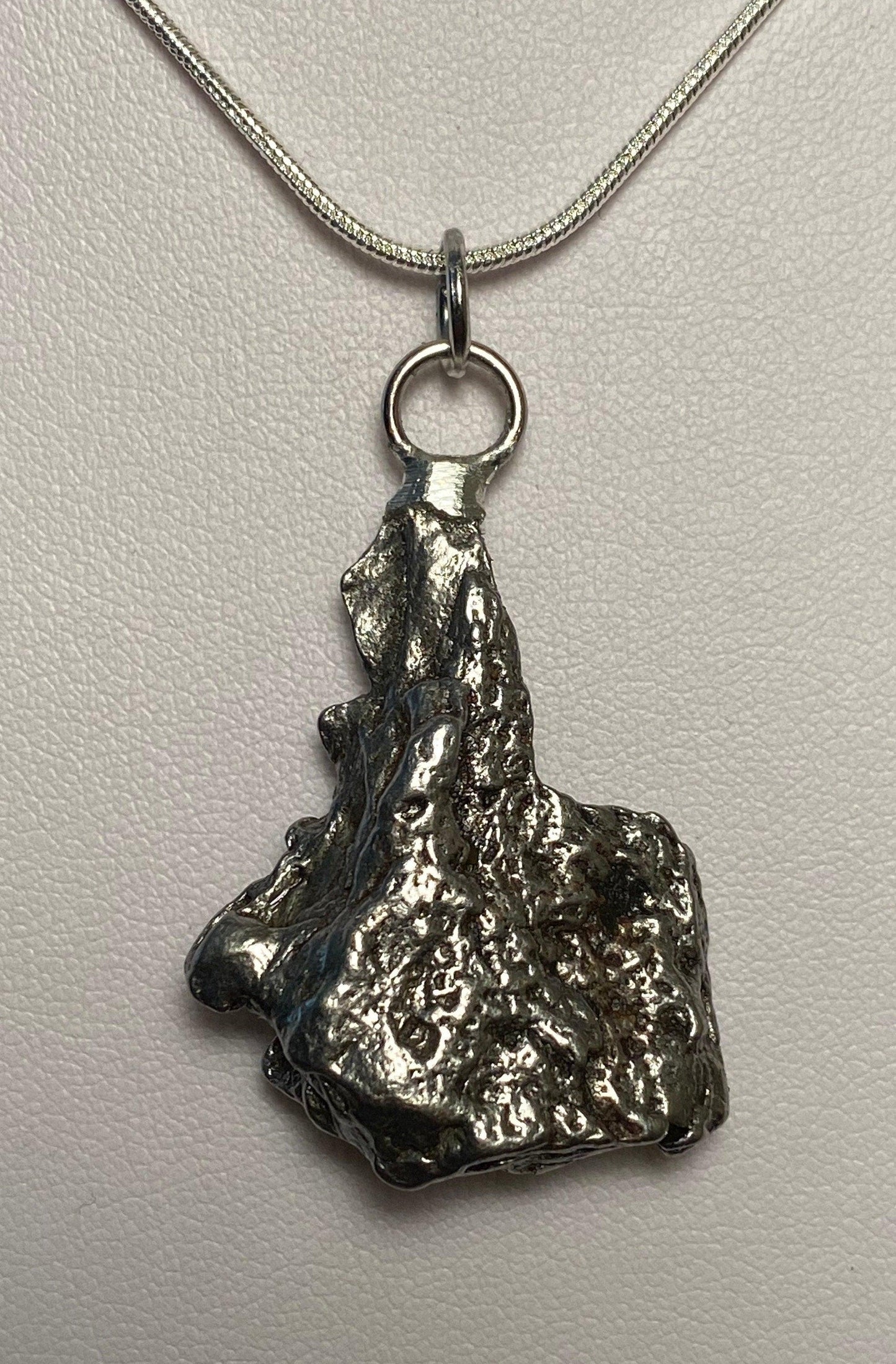 Meteorite Campo del Cielo Pendant 17.03 grams, Beautiful formation, a unique gift from the cosmos