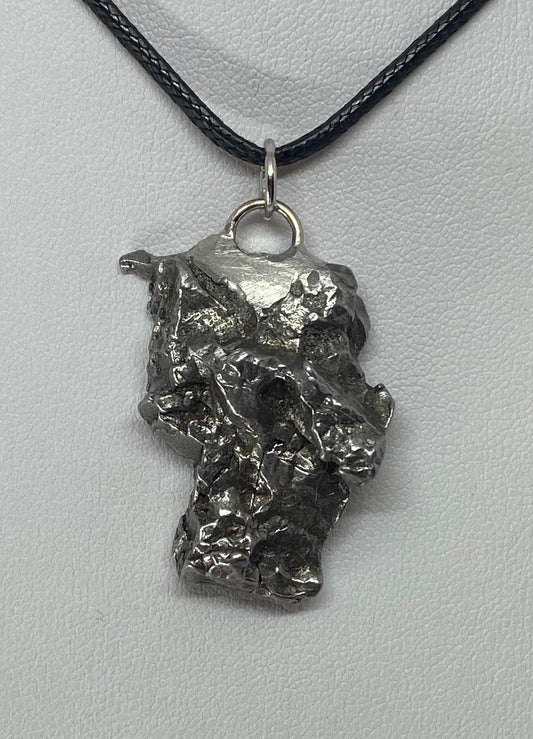 Meteorite Campo del Cielo Pendant 18.61 grams, Beautiful and unique meteorite formation, a gift from the cosmos