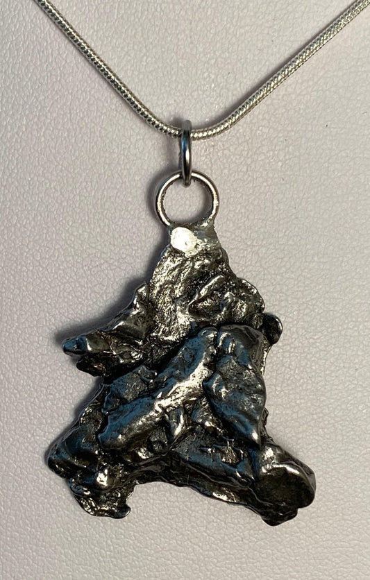 Meteorite Campo del Cielo Pendant 13.80 grams, a beautiful and unique shape, a gift from the cosmos