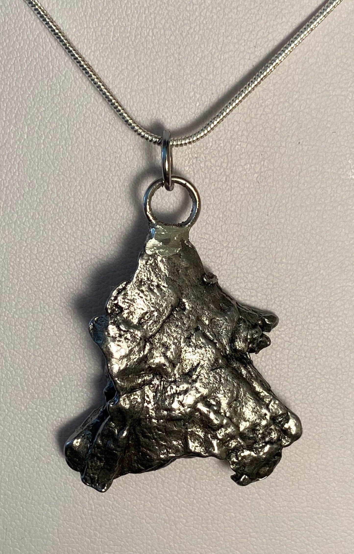 Meteorite Campo del Cielo Pendant 13.80 grams, a beautiful and unique shape, a gift from the cosmos