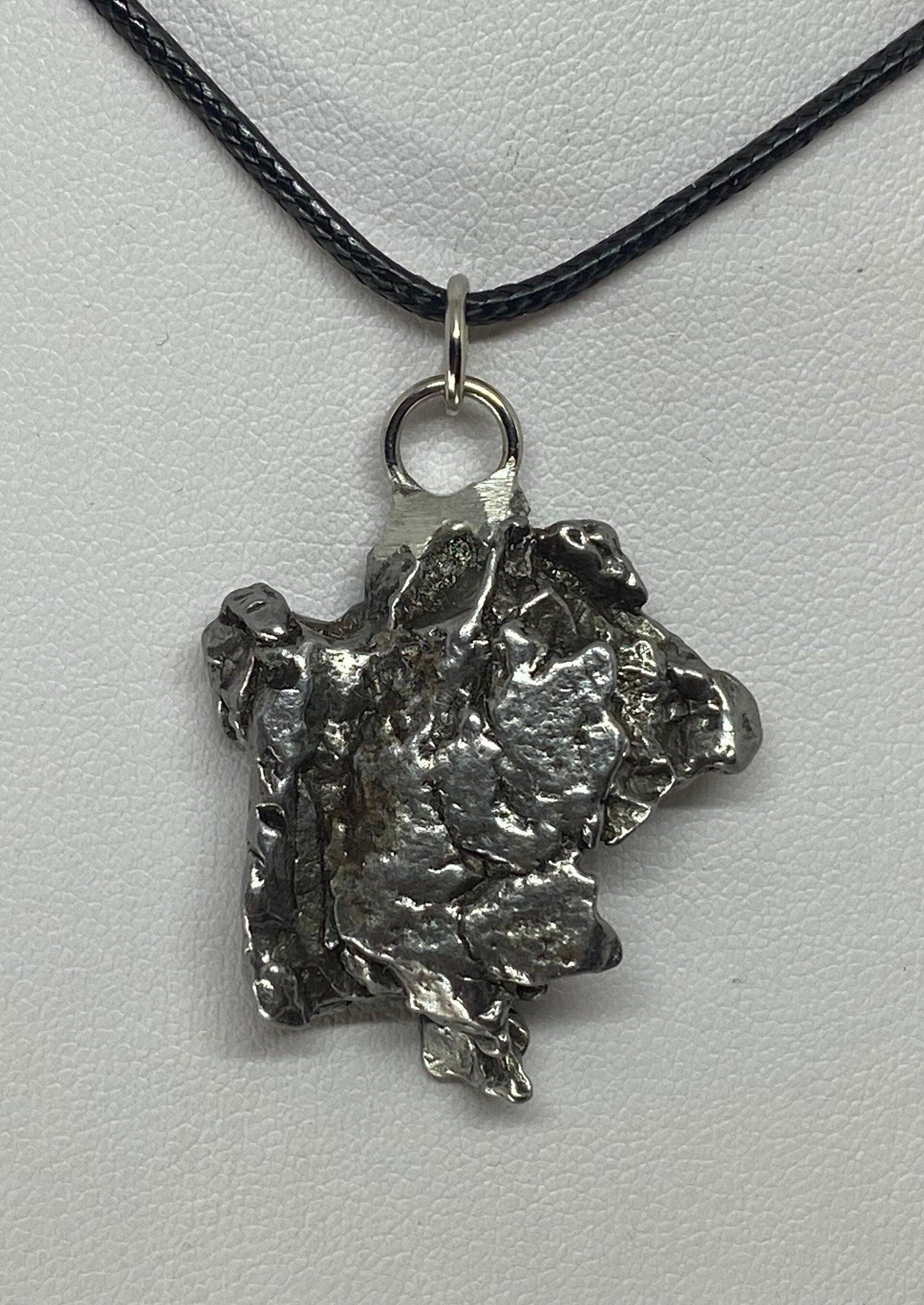 Meteorite Campo del Cielo Pendant 18.67 grams, Beautiful and unique meteorite formation, a gift from the cosmos