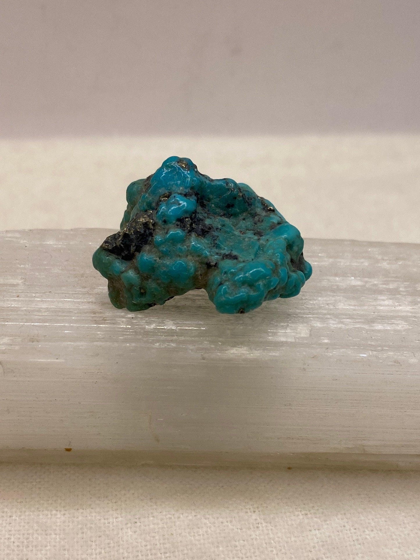 Beautiful High Quality Kingman Turquoise, Nugget, Ithaca Peak, Rock Collection, Reiki, Pyrite, Arizona Turquoise, 12.45 grams|62.25 carats