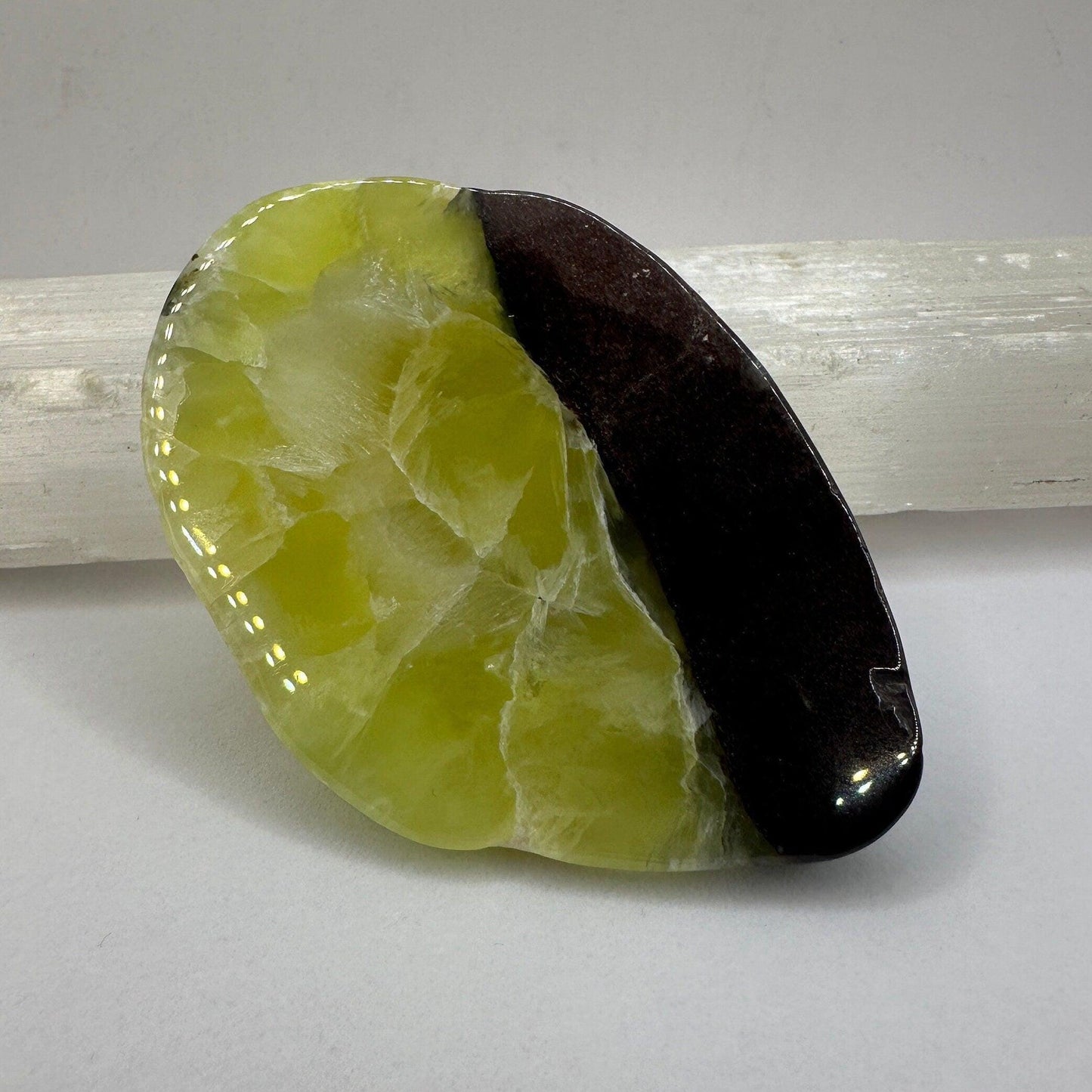 Prehnite Naturalite, Prehnite, Top Quality Prehnite, Australian Prehnite, Lucid Dreaming, Dreams, Reiki Energy, 89.23 grams|446.15 carats