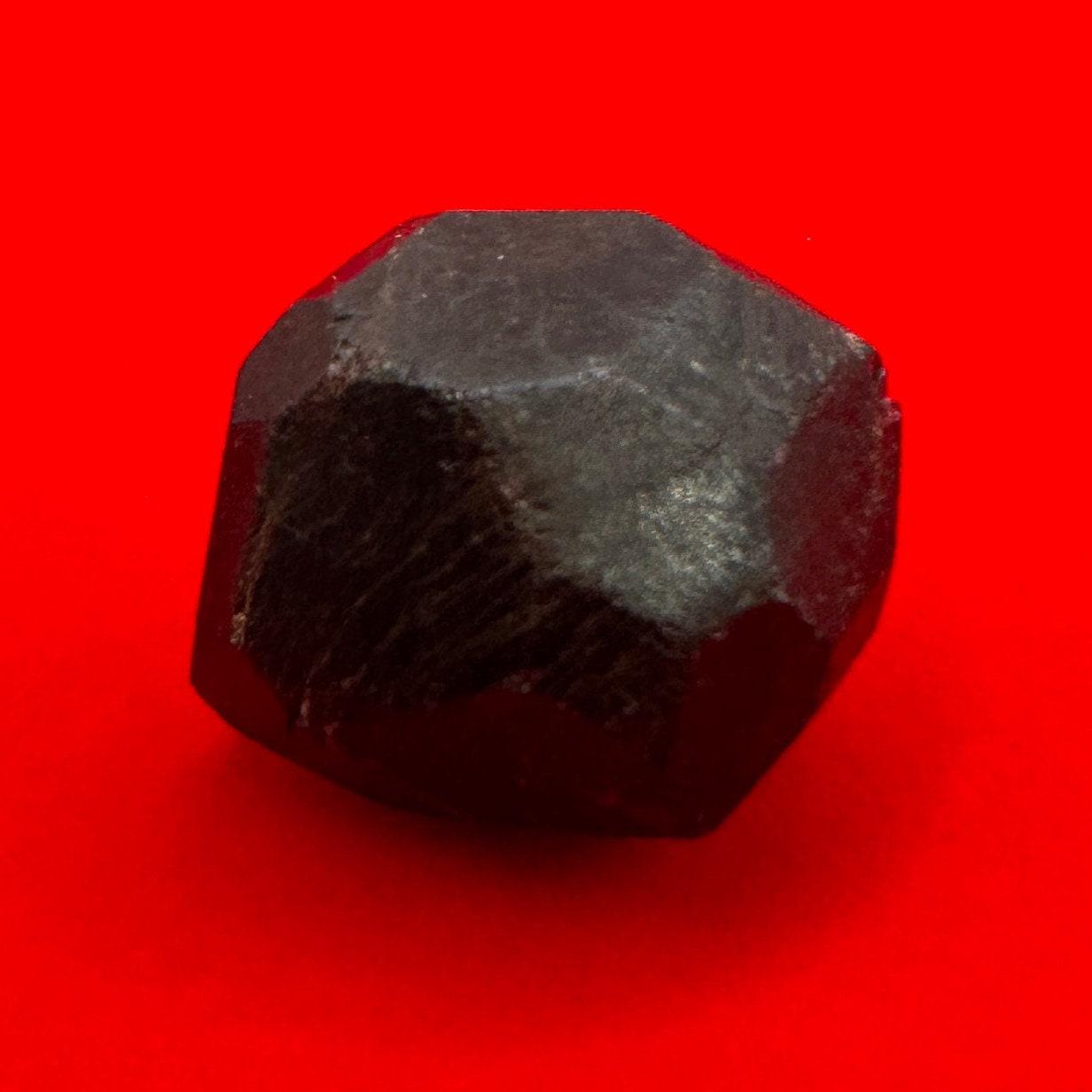 Almandine Garnet, Garnet, Morocco, Natural Garnet, Authentic, Manifestation, Protection, Rock Collection, Dodecahedron, 18.32 grams