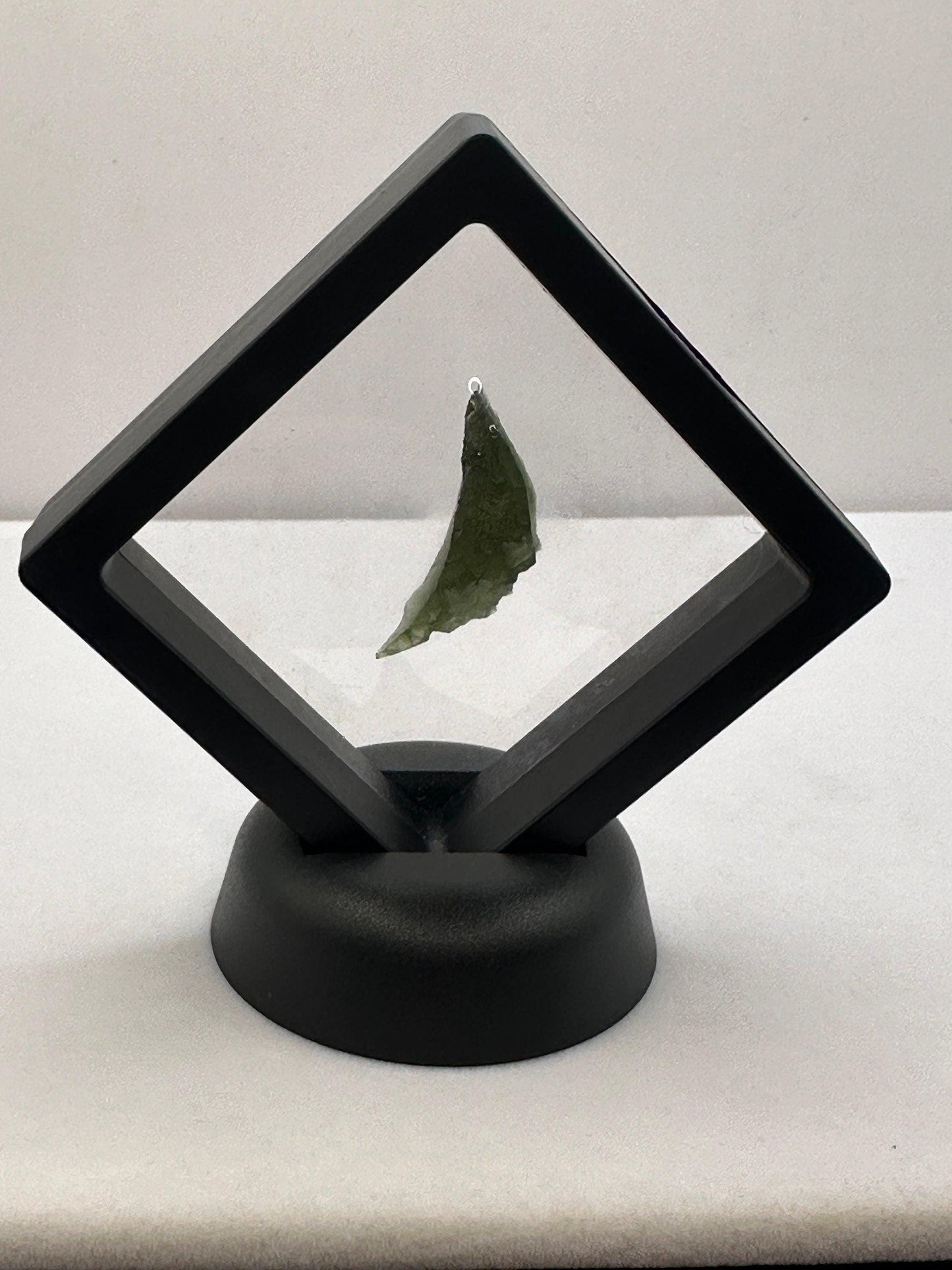 Moldavite Tektite Specimen, High Quality, Transformation, Manifestation, Reiki, Authentic Moldavite Specimen, 3.74 grams|18.7 carats.