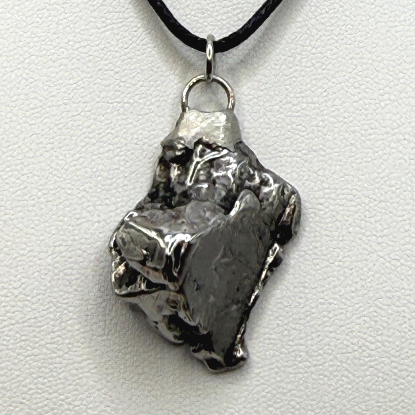 Beautiful Aletai Meteorite Pendant, 19.68 grams, Widmanstätten pattern, Astronomy Gift, Authentic Meteorite, Meteorite Jewelry, COA, Space