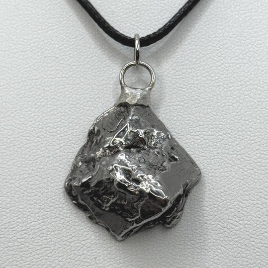 Beautiful Aletai Meteorite Pendant, 17.04 grams, Widmanstätten pattern, Astronomy Gift, Authentic Meteorite, Meteorite Jewelry, COA, Space