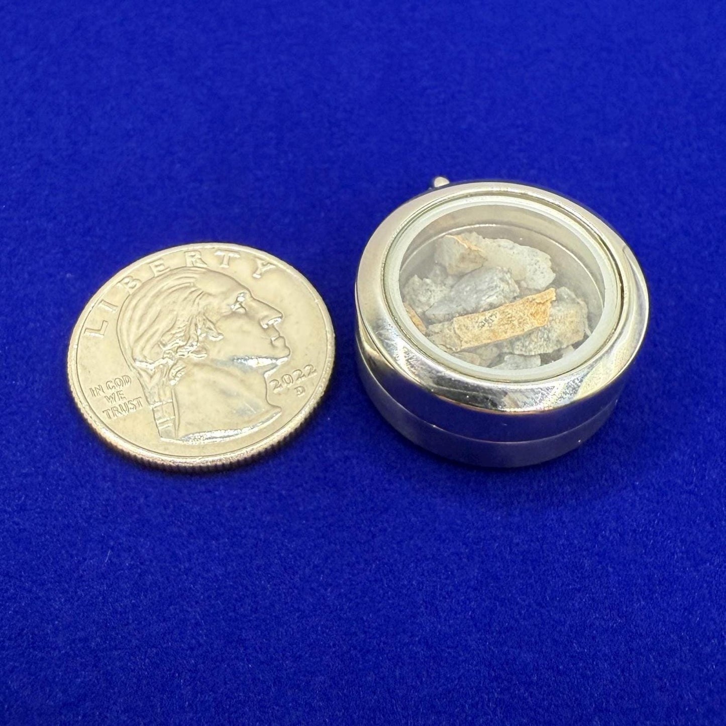 Lunar Meteorite in a Floating Locket, Gadamis 003 Lunar Meteorite, Lunar Meteorite, Moon Rocks, Handmade Locket, Astronomy Gift, Authentic