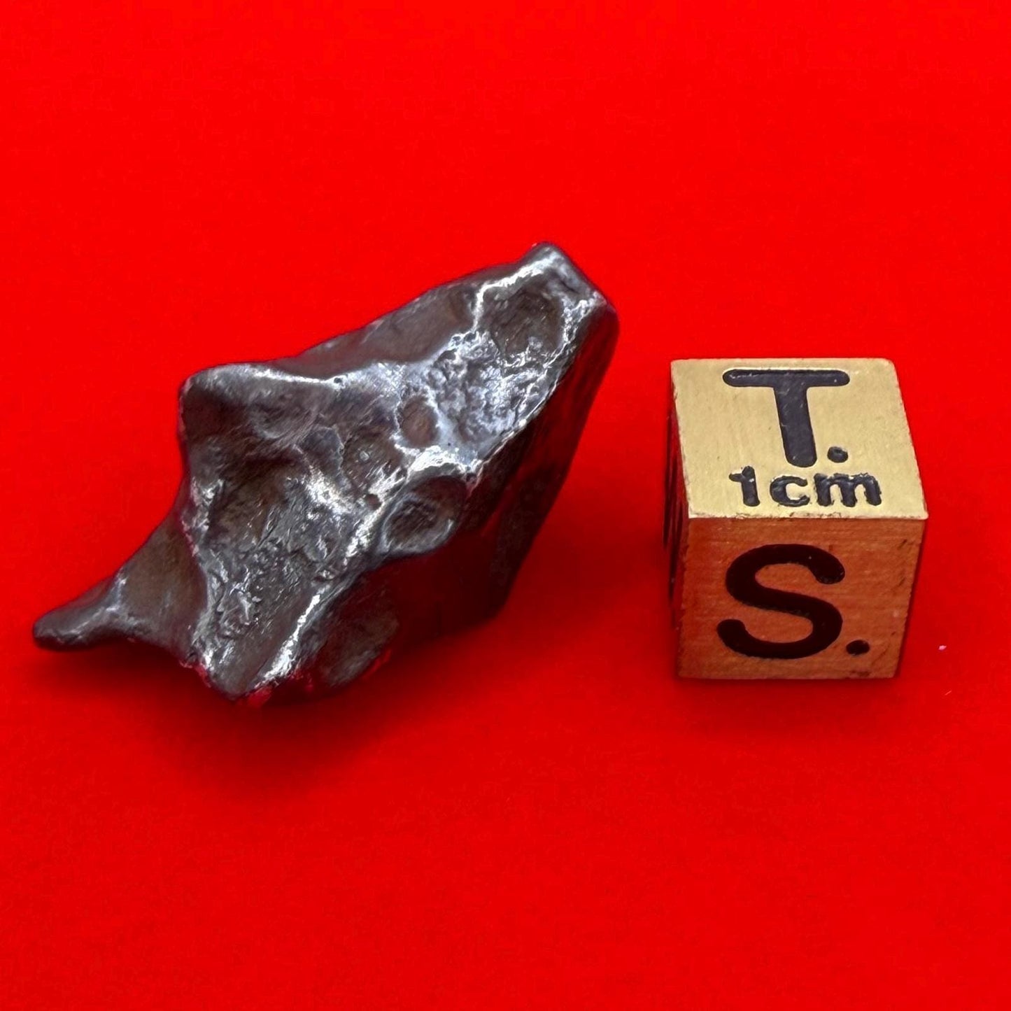 Agoudal Iron Meteorite Specimen: Thumbprint IIAB Hexahedrite, 11.69 grams