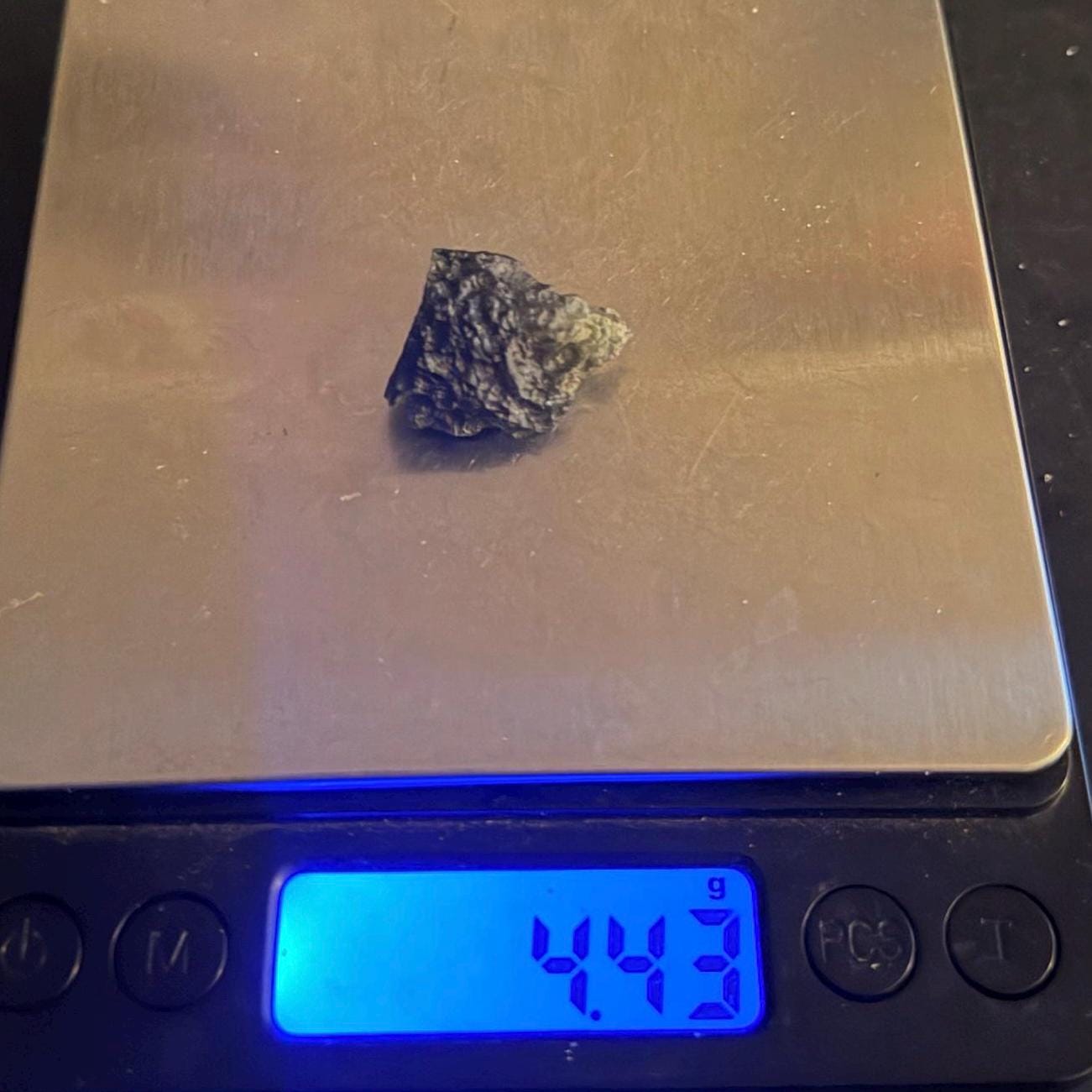 Authentic Moldavite Tektite Specimen: 4.43g/22.15ct