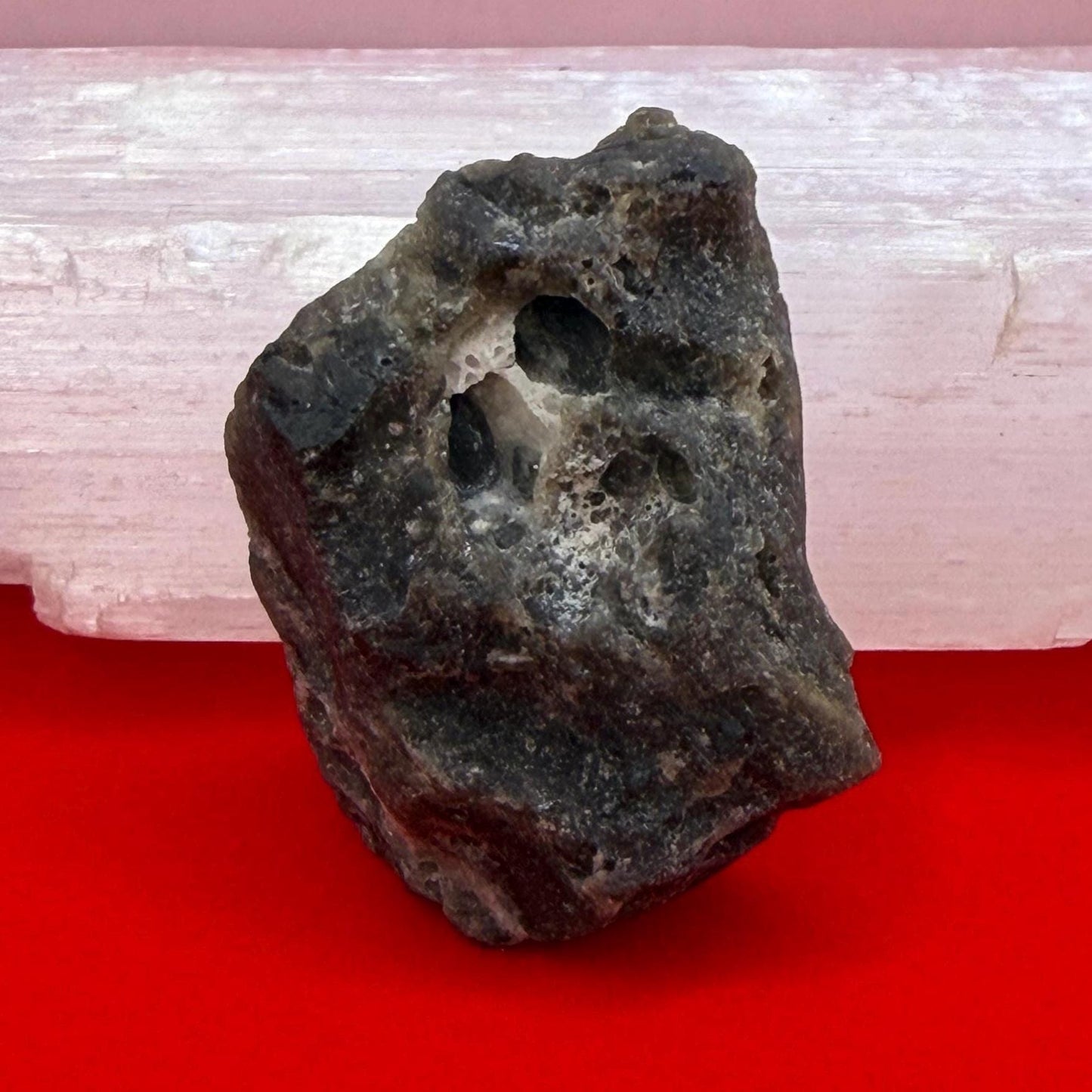 Darwin Glass Tektite: Tasmanian Impactite Talisman, 11.41g