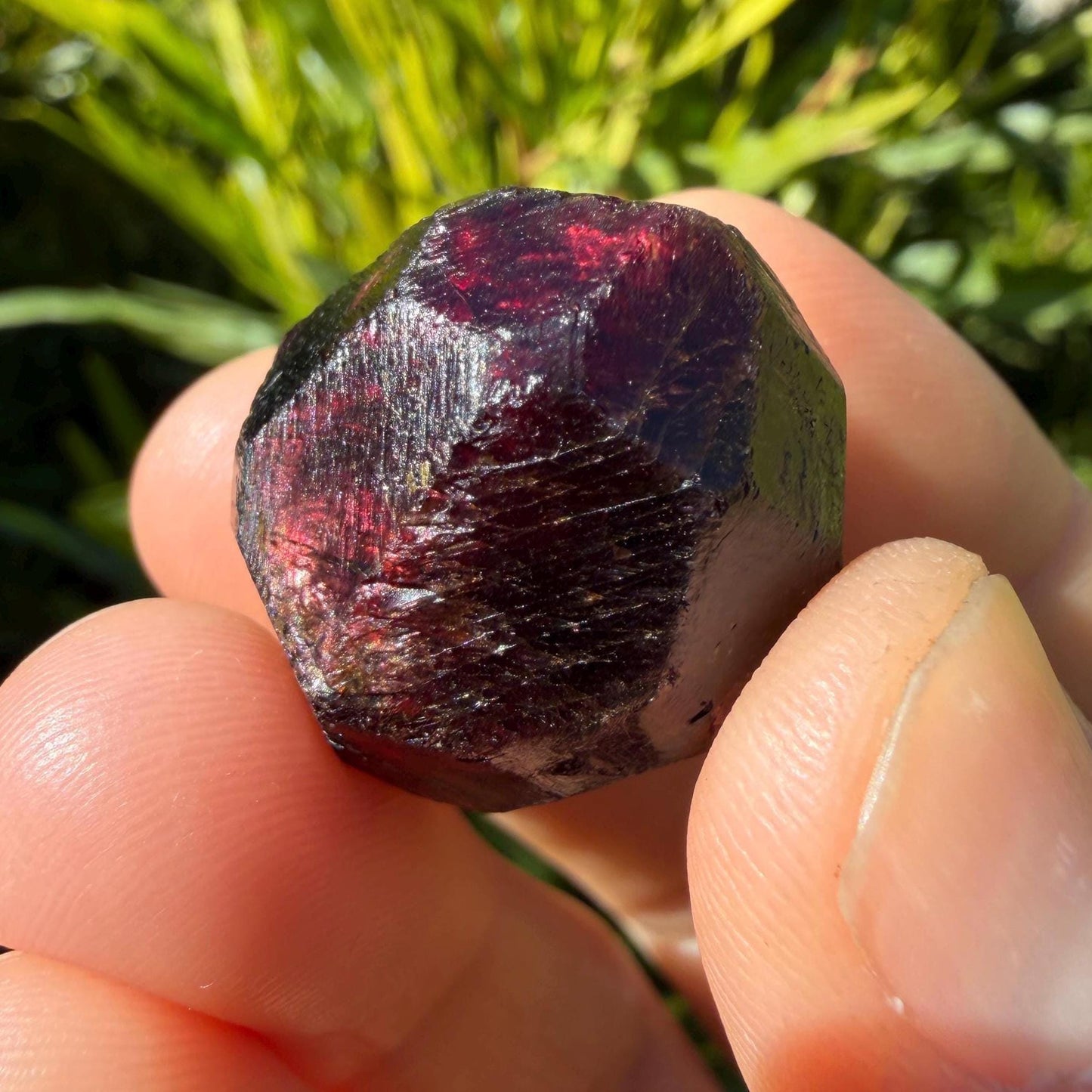 Moroccan Almandine Garnet Crystal: Dodecahedron Shape, 26.71 grams