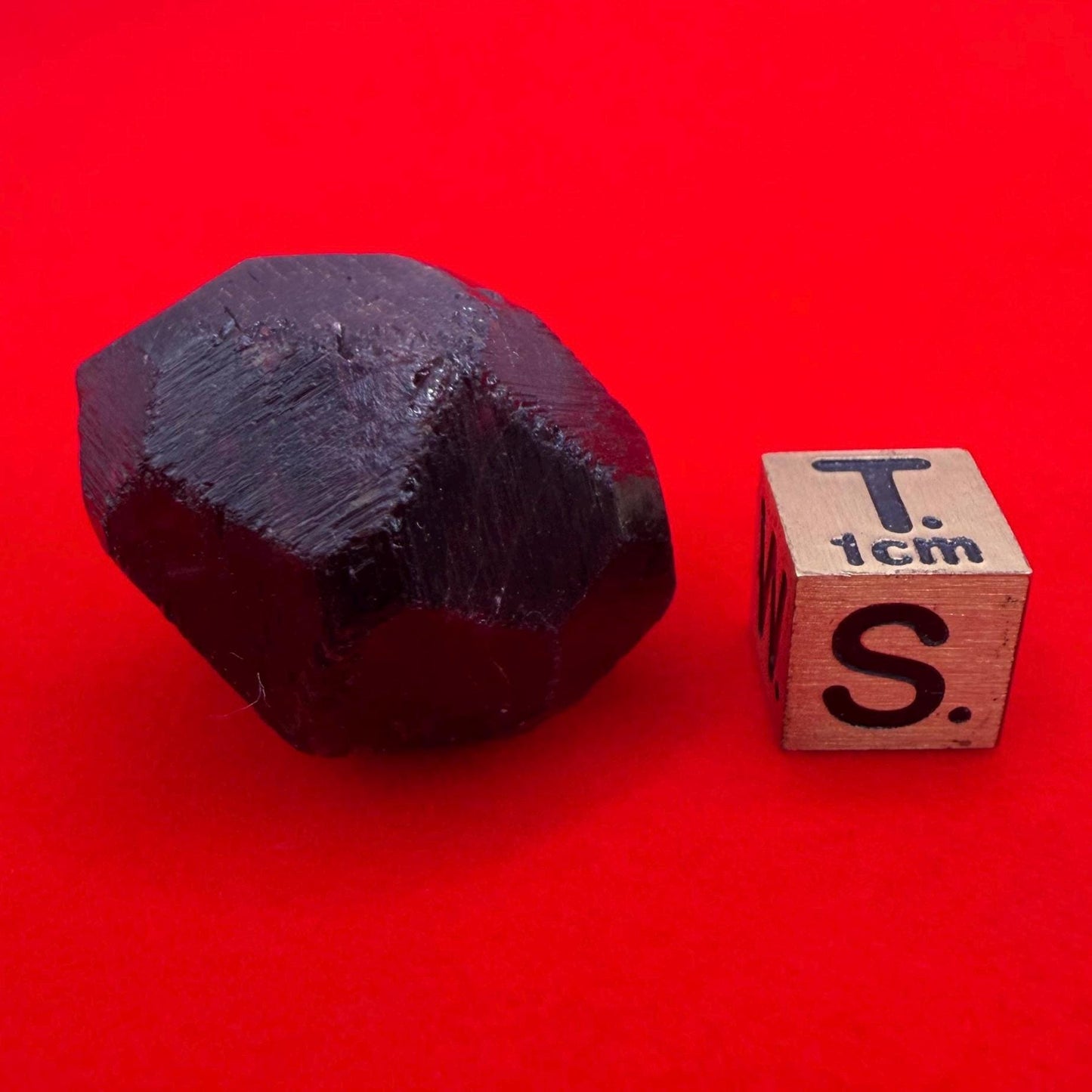 Moroccan Almandine Garnet Crystal: Dodecahedron Shape, 26.71 grams