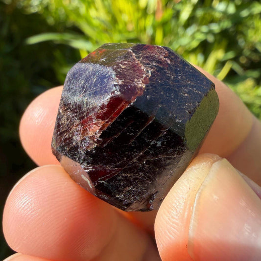 Moroccan Almandine Garnet Crystal: Dodecahedron Shape, 23.66 grams
